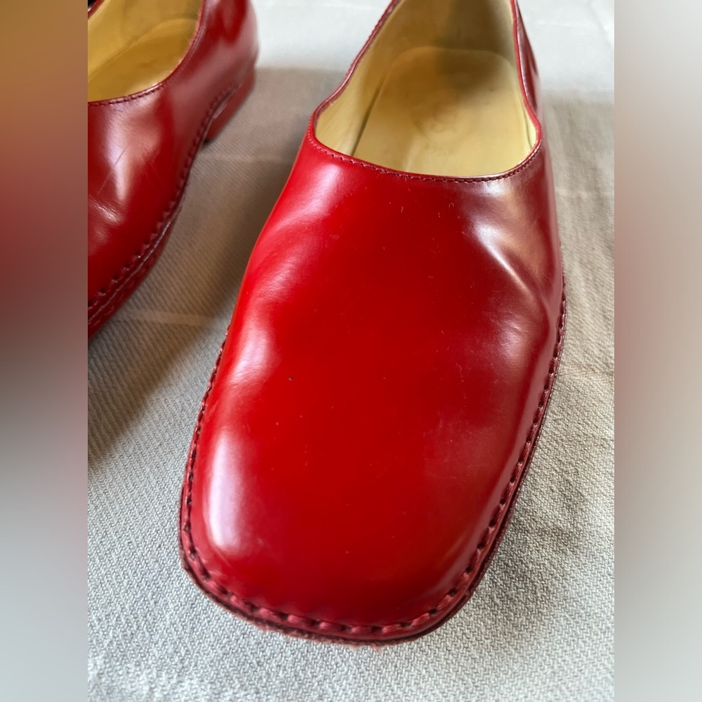 Tod’s size 10 red flats